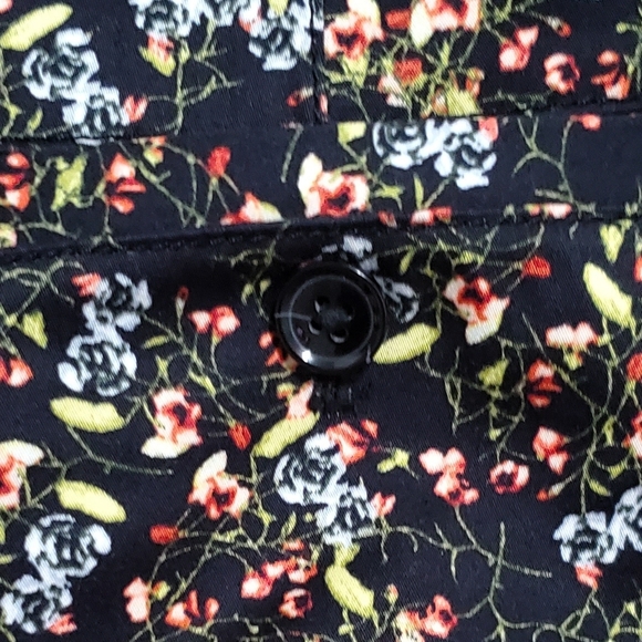 Floral Patterned Shorts - Picture 8 of 9